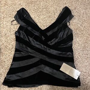 Tadashi Elegant Black Women's Top size 10 gorgeous nwt velvet satin